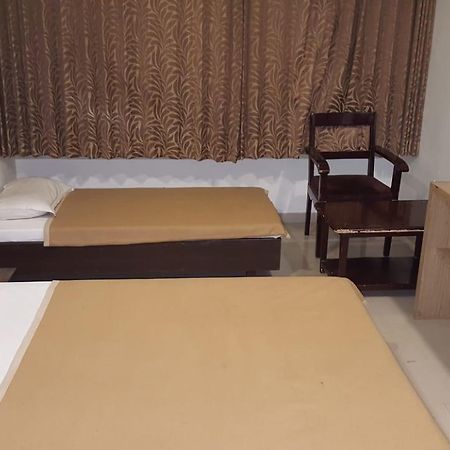 Hotel Sapphire Junagadh Dış mekan fotoğraf