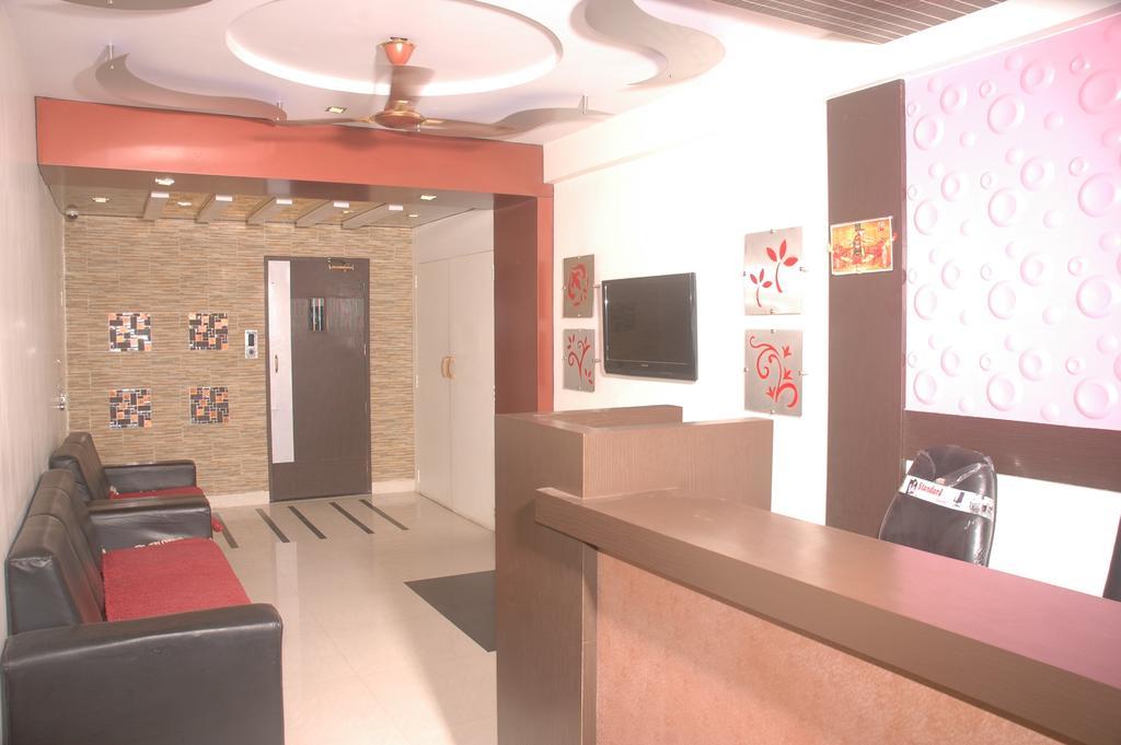 Hotel Sapphire Junagadh Dış mekan fotoğraf