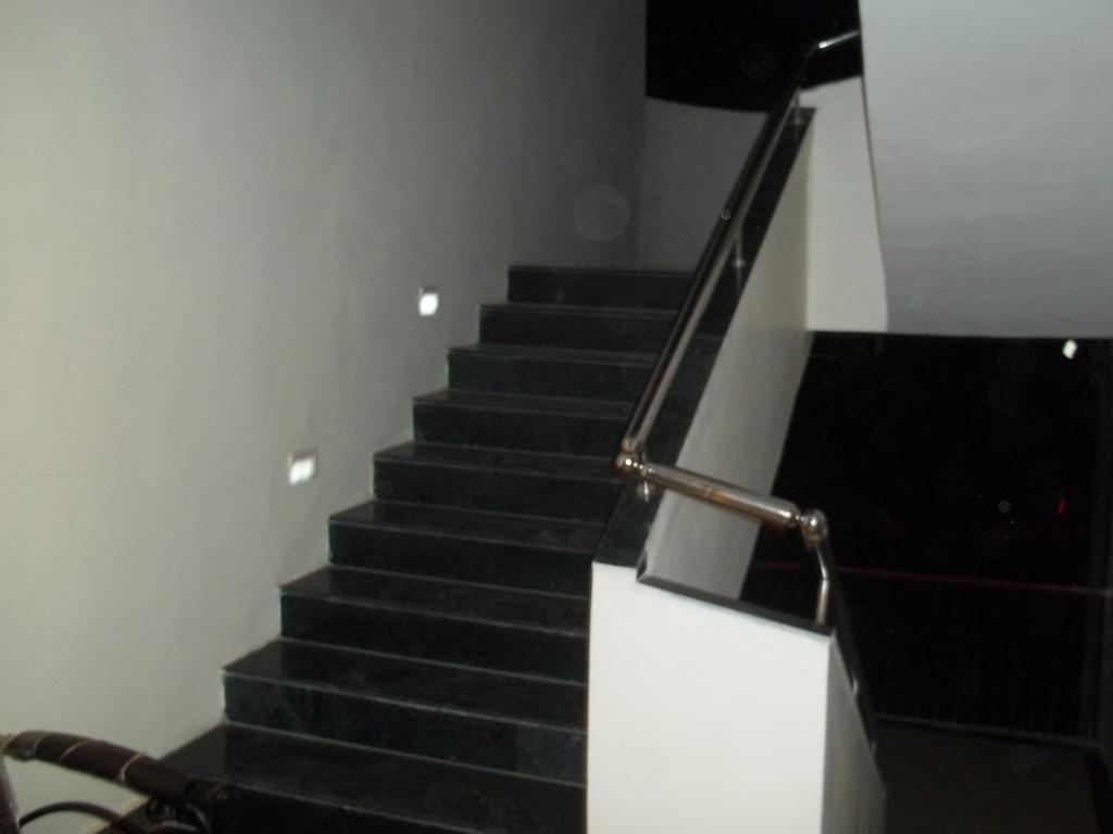 Hotel Sapphire Junagadh Dış mekan fotoğraf