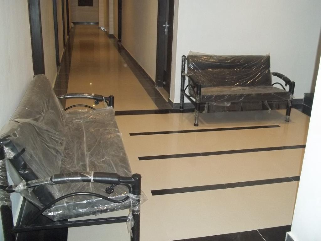Hotel Sapphire Junagadh Dış mekan fotoğraf