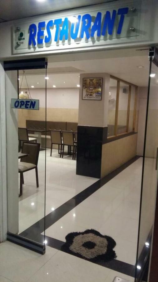Hotel Sapphire Junagadh Dış mekan fotoğraf