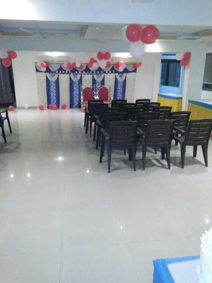 Hotel Sapphire Junagadh Dış mekan fotoğraf